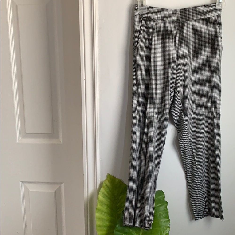 Kittenish capris